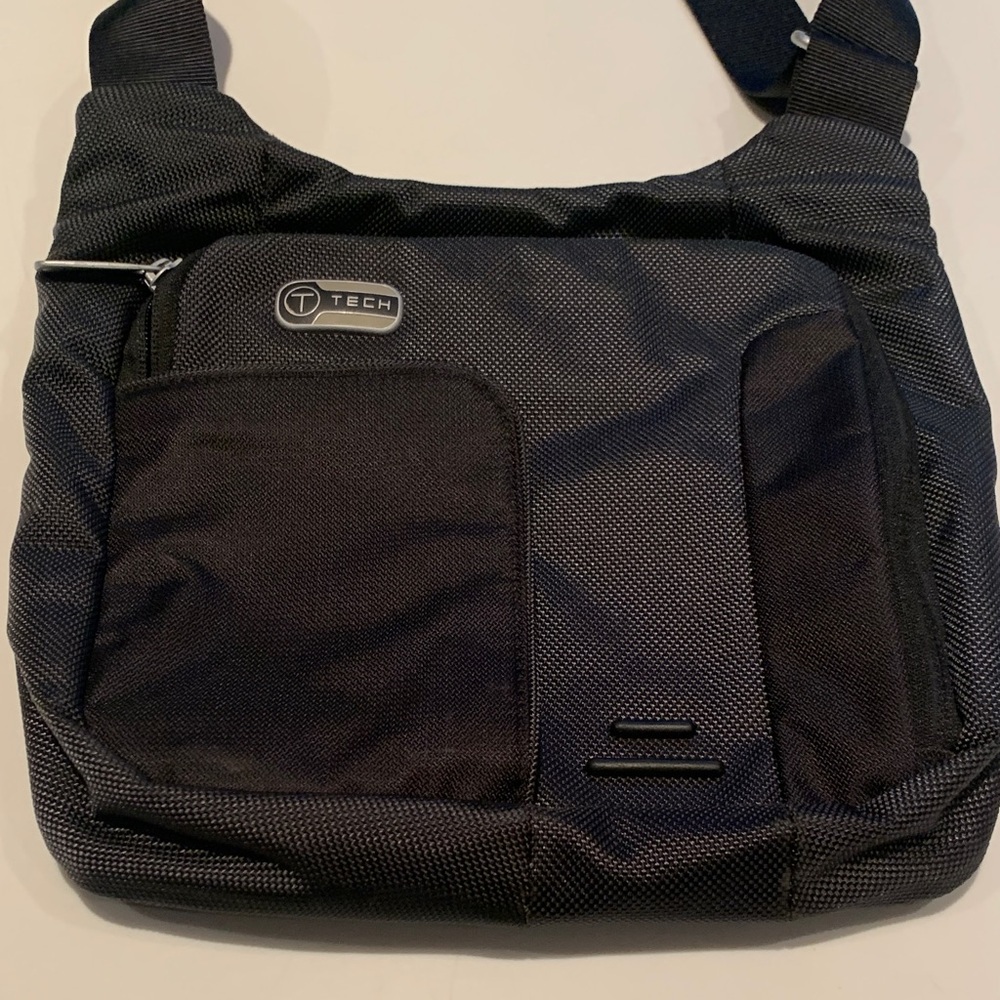 Cross body travel bag